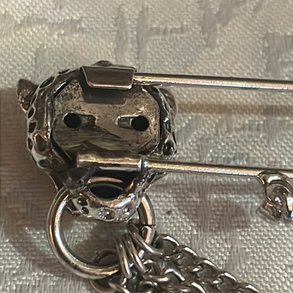 Panther pin in Silver tone - Picture 5 of 6